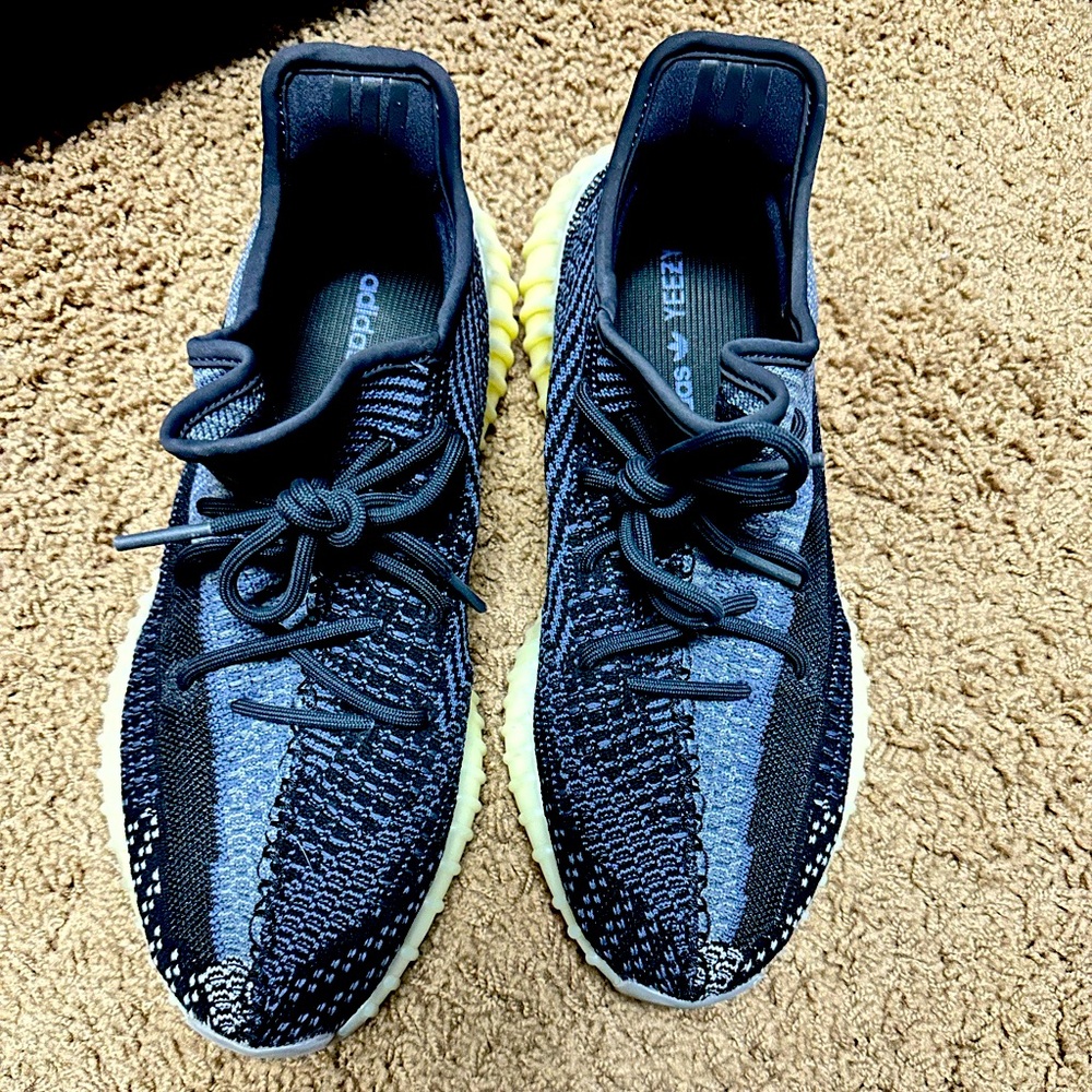 Men’s size 10.5 Yeezy Boost35 V2 Carbon